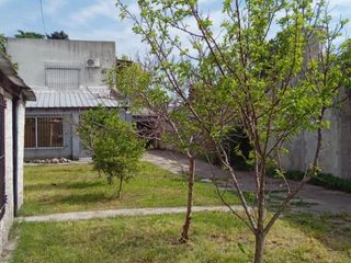 Foto 20 de Casa en venta - 4 Dormitorios 2 Baños - Cochera - 400Mts2 - Los Hornos