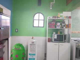 Foto 7 de Casa en venta - 4 Dormitorios 2 Baños - Cochera - 400Mts2 - Los Hornos