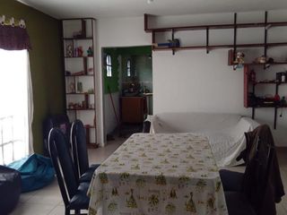 Foto 3 de Casa en venta - 4 Dormitorios 2 Baños - Cochera - 400Mts2 - Los Hornos
