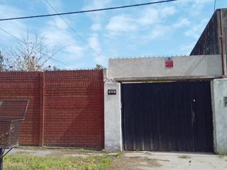 Foto 9 de Casa en venta - 4 Dormitorios 2 Baños - Cochera - 400Mts2 - Los Hornos