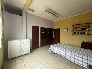 Foto 8 de Venta de casa esquinera ideal para inversión en Kennedy GabR