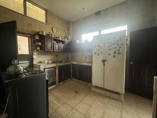Foto 10 de Venta de casa esquinera ideal para inversión en Kennedy GabR