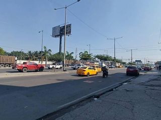 Foto 5 de Local Comercial en Alquiler, Av 25 de Julio, GinS