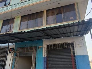 Foto 4 de Local Comercial en  alquiler en Av. 25 de Julio, GinS