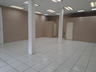 Foto 1 de Alquiler Local Comercial frente a Mercado de Las Esclusas Sur de Gye SanS