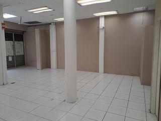 Foto 2 de Alquiler Local Comercial frente a Mercado de Las Esclusas Sur de Gye SanS