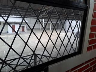 Foto 3 de Alquiler Terreno y Local de 810 m² frente al Mercado Las Esclusas Sur Gye SanS