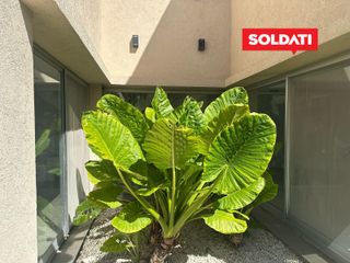 Foto 1 de Casa Santa Elena, con 3 cuartos y escritorio. Pileta, parrilla, piscina. Excelente.