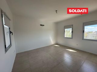 Foto 29 de Casa Santa Elena, con 3 cuartos y escritorio. Pileta, parrilla, piscina. Excelente.