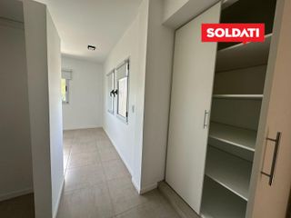 Foto 14 de Casa Santa Elena, con 3 cuartos y escritorio. Pileta, parrilla, piscina. Excelente.