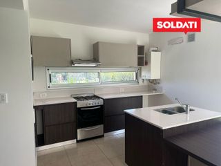 Foto 7 de Casa Santa Elena, con 3 cuartos y escritorio. Pileta, parrilla, piscina. Excelente.