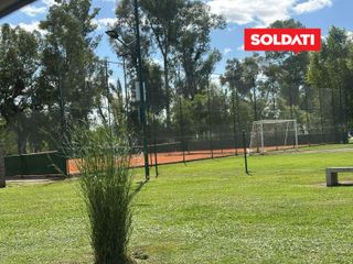 Foto 49 de Casa Santa Elena, con 3 cuartos y escritorio. Pileta, parrilla, piscina. Excelente.
