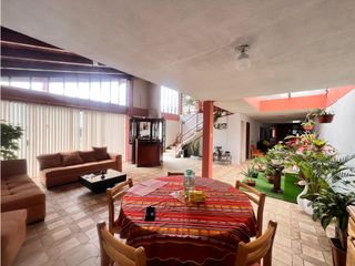 Foto 2 de Carcelén, Casa Comercial en Renta, 325m2, 10 Ambientes