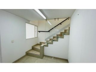 Foto 7 de Venta Oficina en Casa de dos Pisos 336 M2 en Niza Sur Bogotá