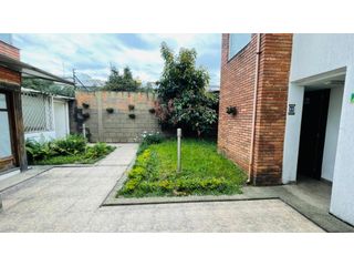 Foto 20 de Venta Oficina en Casa de dos Pisos 336 M2 en Niza Sur Bogotá