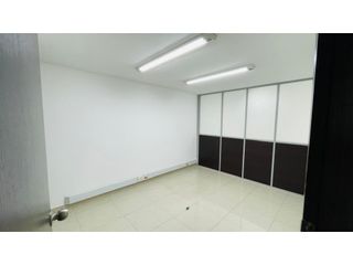 Foto 4 de Venta Oficina en Casa de dos Pisos 336 M2 en Niza Sur Bogotá