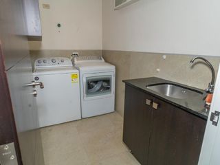 Foto 10 de HERMOSO DEPARTAMENTO EN VENTA, SECTOR LA AV ORDOÑEZ LASSO