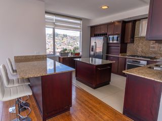 Foto 2 de HERMOSO DEPARTAMENTO EN VENTA, SECTOR LA AV ORDOÑEZ LASSO