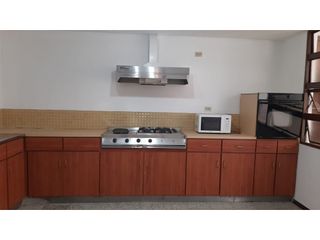 Foto 9 de Amplia casa con jardín para arriendo en Santa Ana Occidental