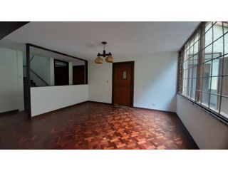 Foto 3 de Amplia casa con jardín para arriendo en Santa Ana Occidental