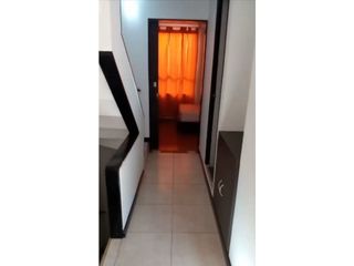 Foto 4 de MOBLADA Casa tresniveles.GranGranada 100Mts,4alc,2baño,patio YG/MD