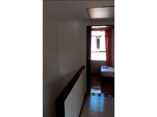 Foto 5 de MOBLADA Casa tresniveles.GranGranada 100Mts,4alc,2baño,patio YG/MD