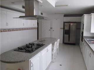 Foto 5 de Venta de casa para remodelar, amplios espacios, Bavaria Santa Marta