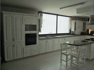 Foto 6 de Venta de casa para remodelar, amplios espacios, Bavaria Santa Marta