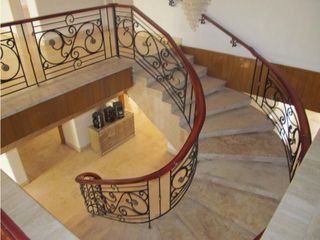 Foto 4 de Venta de casa para remodelar, amplios espacios, Bavaria Santa Marta