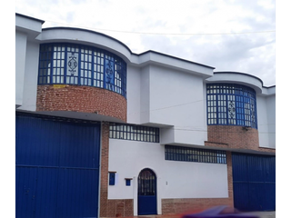 Foto 1 de VENTA- ARRIENDO EXCELENTE BODEGA  VIA PTO LOPEZ -VILLAVICENCIO