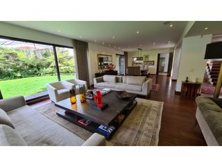 Foto 1 de SANTA ANA CASA VENTA 640 MTS 4 CUARTOS