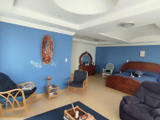 Foto 4 de ¡Vive en grande! Casa amplia de 4 habitaciones en Lomas de Monteserrín. Seguridad y confort total.
