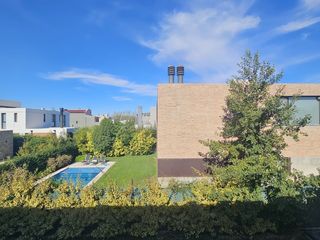 Foto 6 de Neuquen. Alquiler. Casa Nivel Gerencial. Barrio cerrado Costa Rio