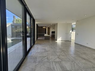 Foto 97 de Neuquen. Alquiler. Casa Nivel Gerencial. Barrio cerrado Costa Rio