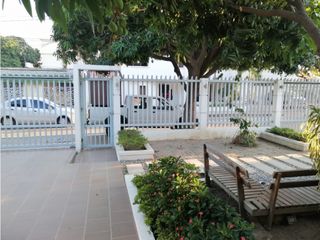 Foto 1 de Venta de amplia casa en el Jardín Santa Marta -FV