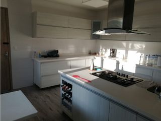 Foto 5 de Venta de amplia casa en el Jardín Santa Marta -FV