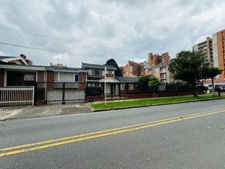 Foto 7 de ¡Vive el Lujo y la Comodidad en esta Espectacular Casa Esquinera en La Calleja!