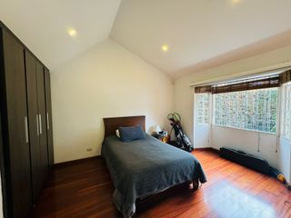 Foto 30 de ¡Vive el Lujo y la Comodidad en esta Espectacular Casa Esquinera en La Calleja!