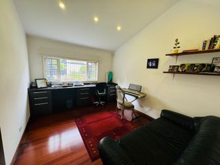 Foto 35 de ¡Vive el Lujo y la Comodidad en esta Espectacular Casa Esquinera en La Calleja!