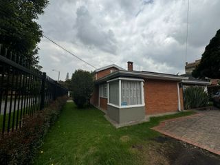 Foto 19 de ¡Vive el Lujo y la Comodidad en esta Espectacular Casa Esquinera en La Calleja!