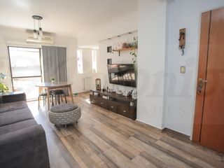 Foto 6 de Piso de 3 ambientes con excelente Luminosidad y con Terraza propia en el 7° piso con parrilla