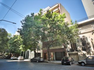 Foto 2 de Piso de 3 ambientes con excelente Luminosidad y con Terraza propia en el 7° piso con parrilla