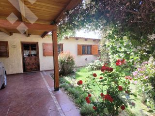 Foto 3 de Venta casa 4 dorm. Canal V Neuquen -