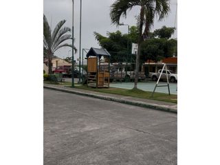 Foto 8 de Venta de Casa en Urbanización San Patricio, Machala