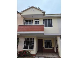 Foto 1 de Venta de Casa en Urbanización San Patricio, Machala