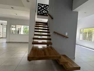 Foto 7 de Oportunidad, casa en la Pelegrina