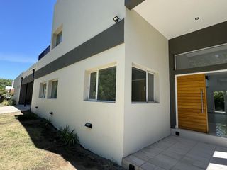 Foto 3 de Oportunidad, casa en la Pelegrina