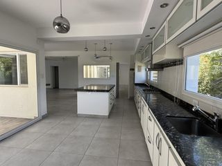 Foto 16 de Oportunidad, casa en la Pelegrina