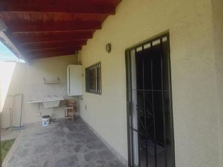 Foto 2 de Casa en venta - 2 Dormitorios 2 Baños - 85Mts2 - Lobos