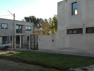 Foto 1 de Casa - La Plata